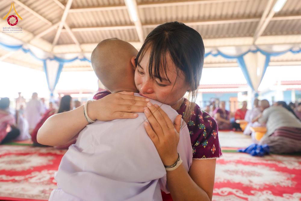 ภาพ No.317678:วันพฤหัสบดีที่ ๒ เมษายน พ.ศ.๒๕๖๙ พิธีบรรพชาสามเณรภาคฤดูร้อน น้อมบูชาธรรมอายุวัฒนมงคล ๘๒ ปี หลวงพ่อธัมมชโย และ ถวายเป็นพระราชกุศลแด่ สมเด็จพระกนิษฐาธิราชเจ้ากรมสมเด็จพระเทพรัตน์ราชสุดาฯ สยามบรมราชกุมารี รุ่นที่ ๑๓ ณ วัดทุ่งเจริญธรรม อำเภออมก๋อย จังหวัดเชี