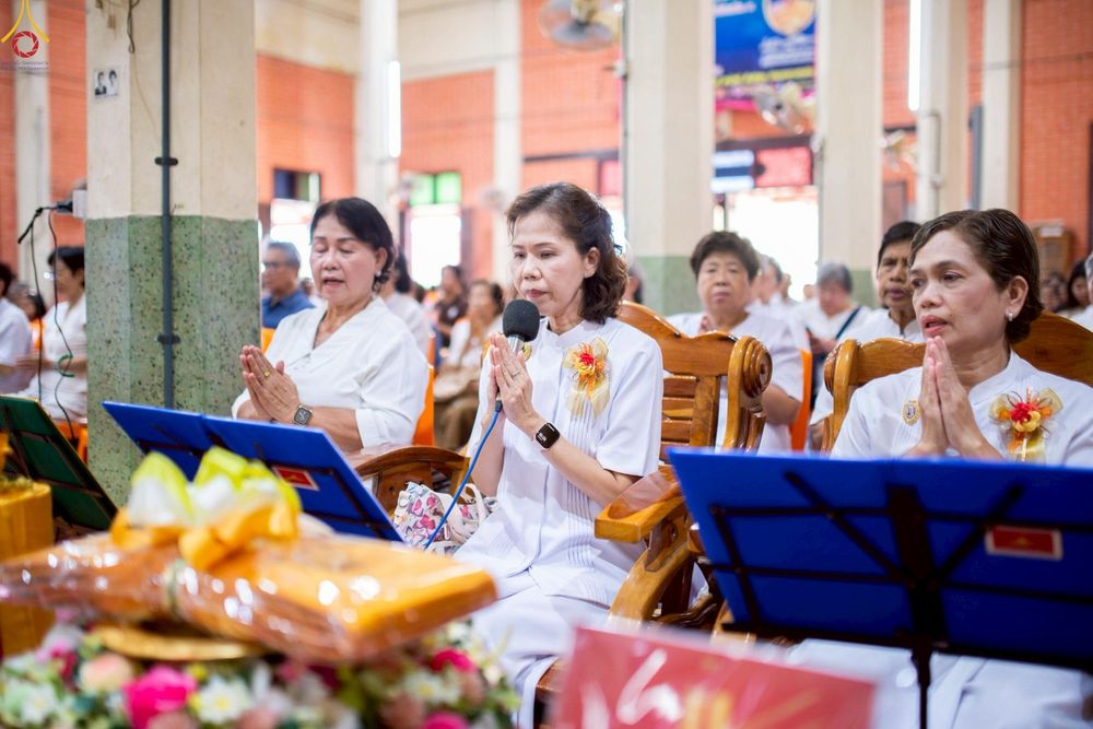 ภาพ No.252076:วันที่ 11 ตุลาคม พ.ศ. 2568 พิธีทอดกฐินสามัคคีทั่วไทย 30,000 วัด โดยคณะศิษยานุศิษย์ บูชาธรรม 81 ปี หลวงพ่อธัมมชโย ณ วัดลาดบัวหลวง จ.พระนครศรีอยุธยา