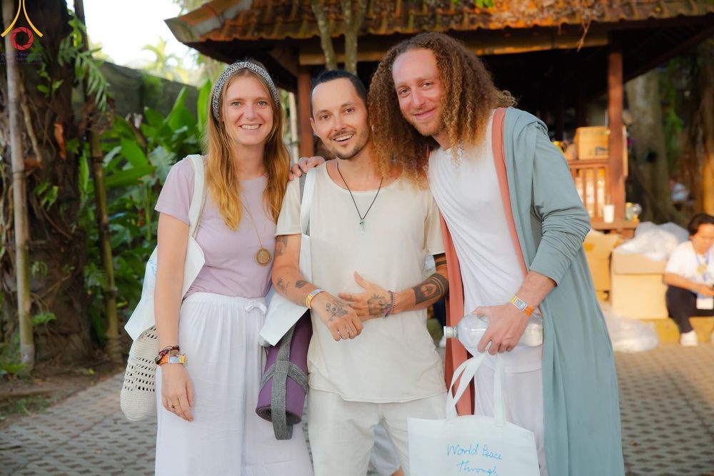 ภาพ No.156350:วัดพุทธบาหลีและวัดพระธรรมกาย จัดปฏิบัติธรรมนานาชาติ 1,151 คนจาก 78 ประเทศ ใน "วันสันติภาพสากล" ณ บาหลี อินโดนีเซีย วันเสาร์ที่ 21 กันยายน พ.ศ. 2567 เวลา 16.00-21.00 น. ณ พิพิธภัณฑ์ ARMA เมืองอูบุด จังหวัดบาหลี ประเทศอินโดนีเซีย