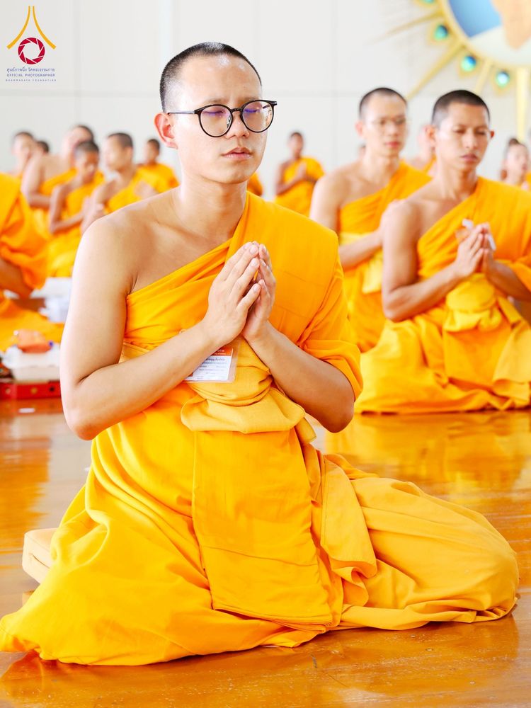 ภาพ No.262649:วันที่ 18,25 ตุลาคม พ.ศ. 2568 พิธีถวายภัตตาหารเมนูสวรรค์ เพื่อการบรรลุธรรม ณ หอฉันคุณยายอาจารย์ฯ วัดพระธรรมกาย