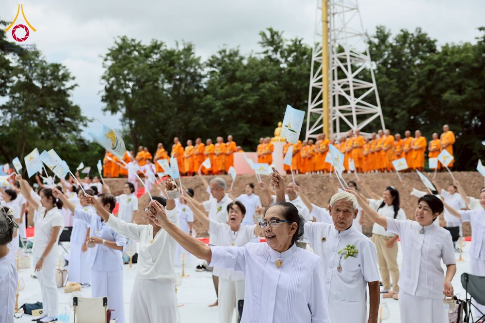 ภาพ No.261853:วันที่ 14 ตุลาคม พ.ศ. 2568 พิธีกลั่นแผ่นดิน โปรยทรายตอกเสาเข็มมหามงคลต้นแรก  สร้างองค์พระเจดีย์และจุดประทีปถวายเป็นพุทธบูชา ณ ศูนย์ปฏิบัติธรรมชัยนาท ต.ธรรมามูล อ.ชัยนาท จ.ชัยนาท