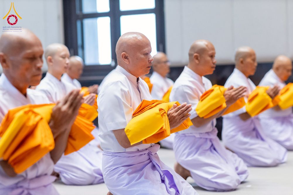 ภาพ No.244754:วันเสาร์ที่ 6 กันยายน พ.ศ. 2568 พิธีถวายบาตร บรรพชา อุปสมบทของนาคธรรมทายาท โครงการอุปสมบทหมู่บูชาธรรมครบรอบ 108 ปี  วันครูผู้ค้นพบวิชชาธรรมกาย ณ โบสถ์พระไตรปิฎก วัดพระธรรมกาย