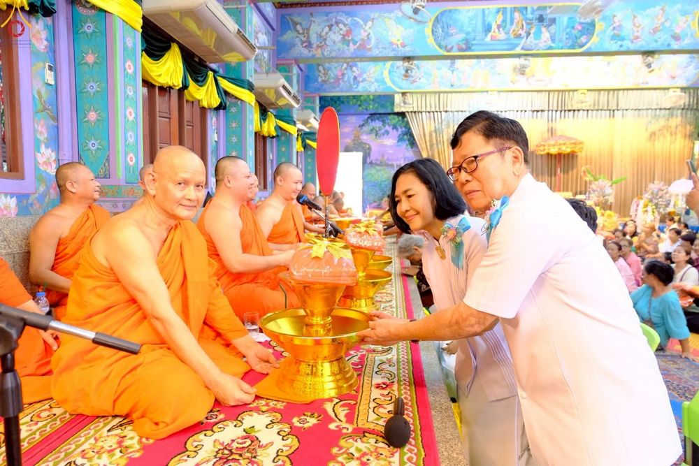 ภาพ No.257451:วันที่ 12 ตุลาคม พ.ศ. 2568 พิธีทอดกฐินสามัคคีทั่วไทย 30,000 วัด โดยคณะศิษยานุศิษย์ บูชาธรรม 81 ปี หลวงพ่อธัมมชโย ณ วัดช่องลม กรุงเทพมหานคร