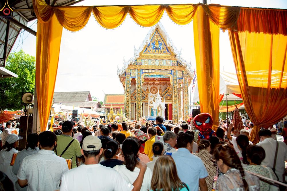 ภาพ No.264775:วันที่ 23 ตุลาคม พ.ศ. 2568 พิธีทอดกฐินสามัคคีทั่วไทย 30,000 วัด โดยคณะศิษยานุศิษย์ บูชาธรรม 81 ปี หลวงพ่อธัมมชโย ณ วัดอัยยิการาม อ.คลองหลวง จ.ปทุมธานี