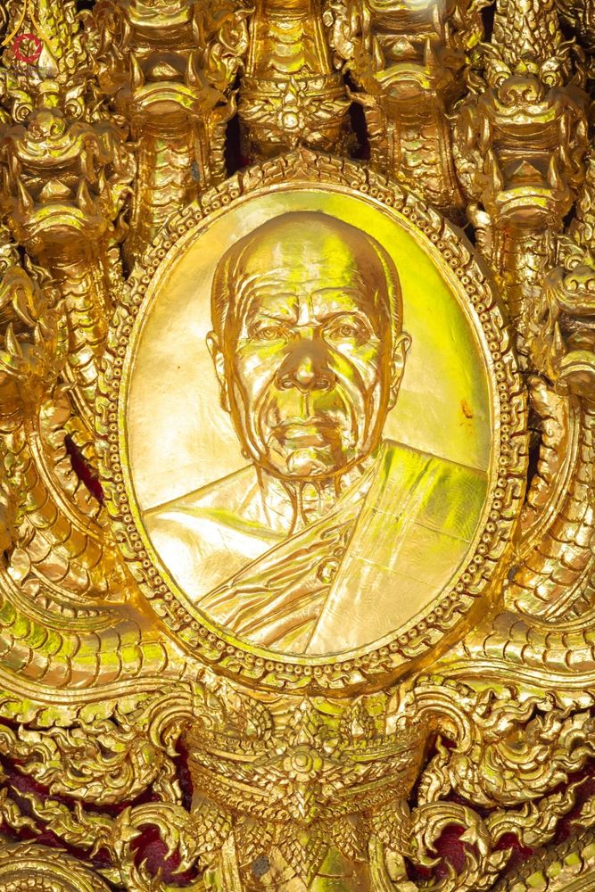 ภาพ No.201269:พระธรรมยาตราปฏิบัติธรรม และถ่ายภาพหมู่ประวัติศาสตร์ ณ อาคารธรรมยาตรา กตัญญูบูชามหาปูชนียาจารย์  ตรงข้ามวัดปากน้ำภาษีเจริญ จ.กรุงเทพมหานคร ในโครงการธรรมยาตรา กตัญญูบูชา มหาปูชนียาจารย์ พระมงคลเทพมุนี(สด จนฺทสโร) พระผู้ปราบมาร อนุสรณ์สถาน 7 แห่ง ปีที่ 13