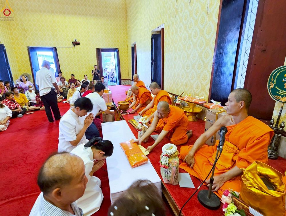 ภาพ No.253215:วันที่ 12 ตุลาคม พ.ศ. 2568 พิธีทอดกฐินสามัคคีทั่วไทย 30,000 วัด โดยคณะศิษยานุศิษย์ บูชาธรรม 81 ปี หลวงพ่อธัมมชโย ณ วัดบางขุนนนท์ แขวงบางขุนนนท์ เขตบางกอกน้อย กรุงเทพมหานคร