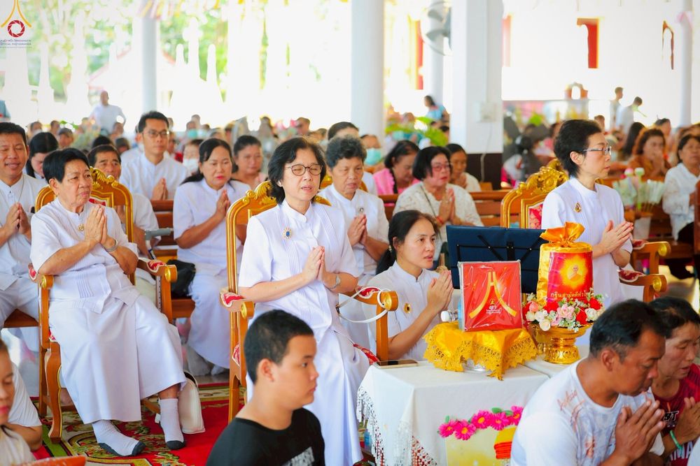 ภาพ No.266483:วันที่ 19 ตุลาคม พ.ศ. 2568 พิธีทอดกฐินสามัคคีทั่วไทย ณ วัดพระประทานพร อ.ศรีราชา ชลบุรี โดยคณะศิษยานุศิษย์ บูชาธรรม 81 ปี หลวงพ่อธัมมชโย