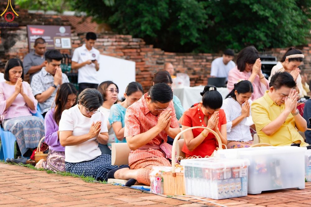 ภาพ No.138494:พิธีตักบาตร วัดราชบูรณะ จ.พระนครศรีอยุธยา วันที่ 25 พฤษภาคม พ.ศ.2567