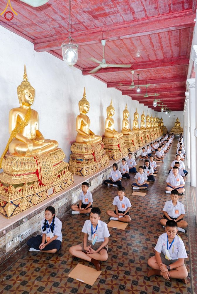 ภาพ No.184870:กิจกรรมวันรวมพลังเด็กดี V-Star ผู้นำฟื้นฟูศีลธรรมโลก กรุงเทพมหานคร ณ วัดมหาธาตุยุวราชรังสฤษฎิ์ราชวรมหาวิหาร กรุงเทพมหานคร ในวันที่ 13 ธันวาคม พ.ศ. 2567