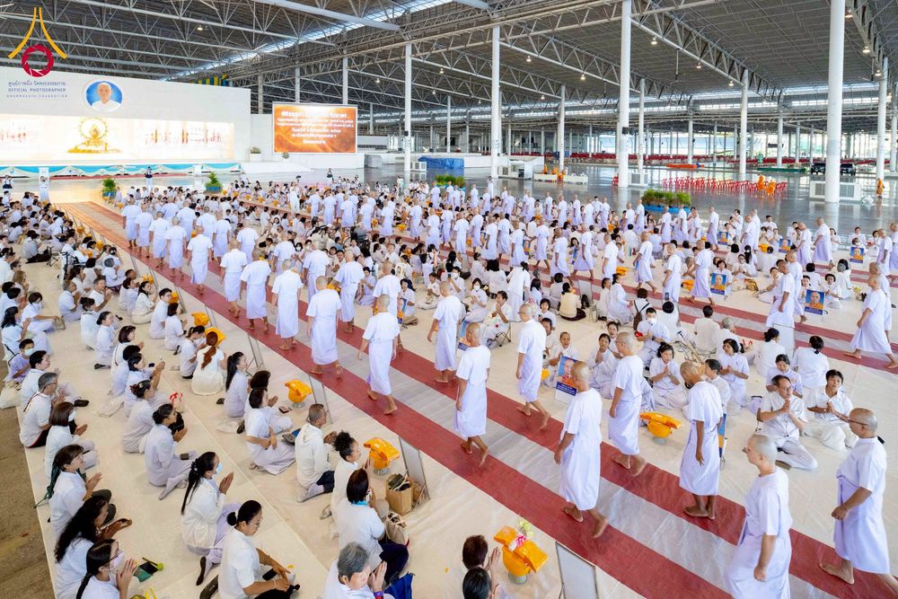 ภาพ No.277363:วันเสาร์ที่ 6 ธันวาคม พ.ศ. 2568 พิธีบรรพชาอุปสมบทและพิธีถวายบาตร โครงการอุปสมบทบูชาธรรมมหาปูชนียาจารย์ ประจำปี พ.ศ.2568 โครงการบวชพระนานาชาติ AEC และ WAB รุ่น CEO (นักบริหาร) รุ่นที่ 5 ณ โบสถ์พระไตรปิฏก วัดพระธรรมกาย