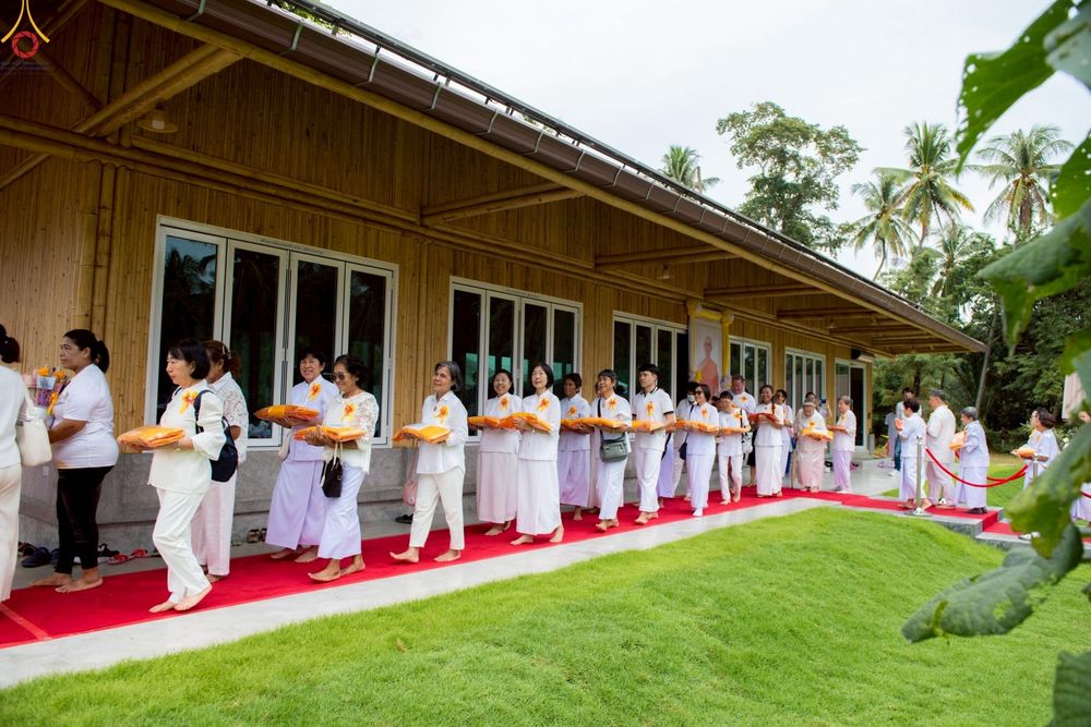 ภาพ No.263159:วันที่ 18 ตุลาคม พ.ศ. 2568 พิธีทอดกฐินสามัคคีเพื่อซื้อที่ดิน  สร้างอาคารครัวและโรงอาหาร  ห้องน้ำพร้อมโรงซักตากชาย-หญิง  และพิธีทอดกฐินสามัคคีทั่วไทย 30,000 วัด  ศูนย์ปฏิบัติธรรมนานาชาติทุ่งแสงธรรม  (Moonastery Meditation Center) ต.แสงอรุณ อ.ทับสะแก จ.ประ