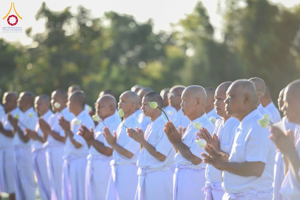 ภาพ No.278064:วันเสาร์ที่ 6 ธันวาคม พ.ศ. 2568 พิธีเวียนประทักษิณ ขอขมามอบผ้าไตร บรรพชาอุปสมบทหมู่ธรรมทายาท จำนวน 53 รูป โครงการอุปสมบทหมู่ รุ่นบูชาธรรมมหาปูชนียาจารย์ ประจำปี 2568 จังหวัดสระบุรี