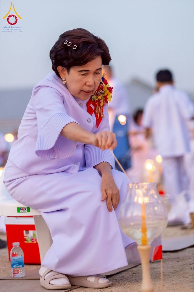 ภาพ No.275246:วันอาทิตย์ที่ 30 พฤศจิกายน พ.ศ. 2568 พิธีจุดประทีปถวายเป็นพุทธบูชา ณ ศูนย์ปฏิบัติธรรมระยอง (บ้านช่องลม)