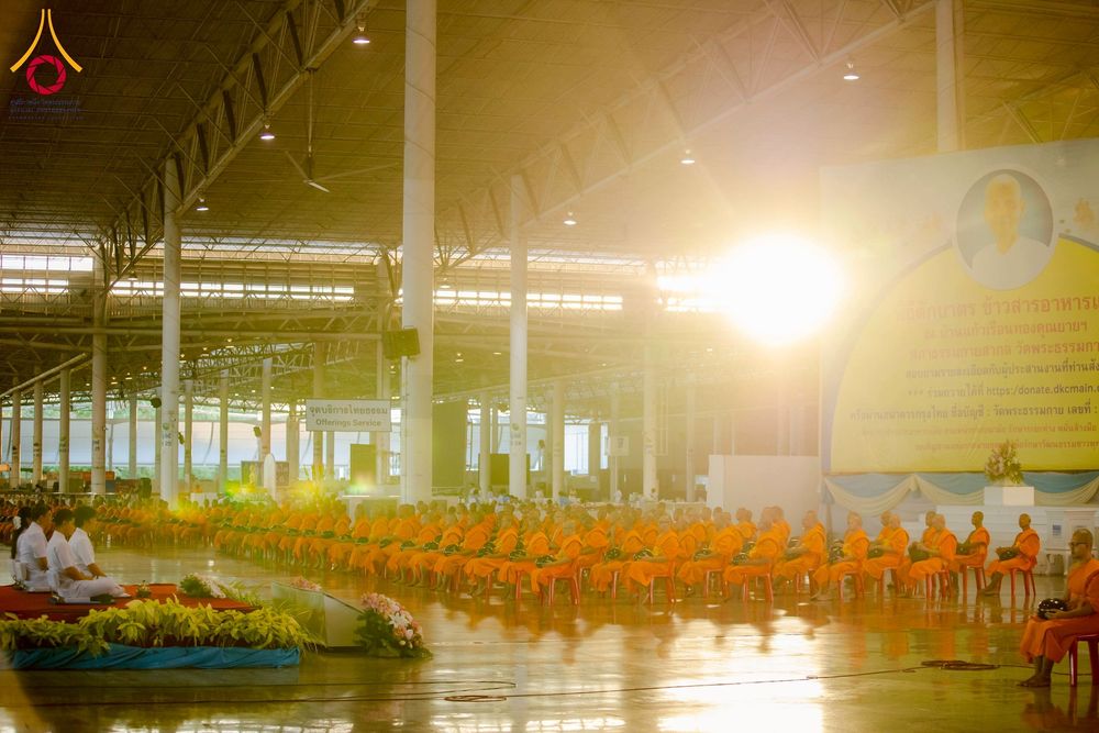 ภาพ No.276963:วันอาทิตย์ที่ 7 ธันวาคม พ.ศ. 2568 พิธีตักบาตรอาทิตย์ต้นเดือน ณ บ้านแก้วเรือนทองคุณยายฯ วัดพระธรรมกาย