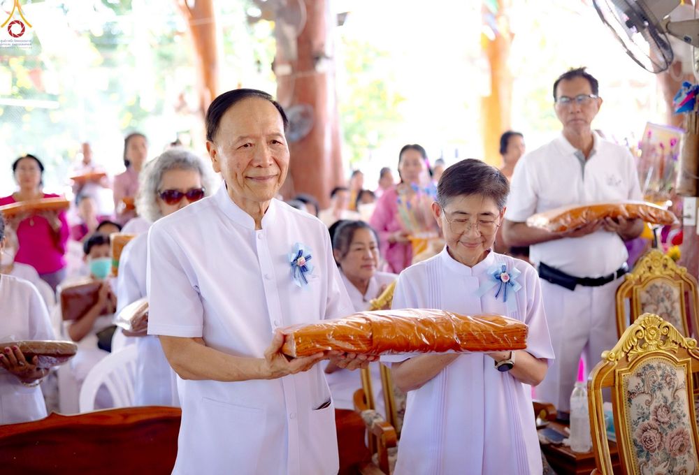 ภาพ No.257667:วันที่ 18 ตุลาคม พ.ศ. 2568 พิธีทอดกฐินสามัคคีทั่วไทย 30,000 วัด โดยคณะศิษยานุศิษย์ บูชาธรรม 81 ปี หลวงพ่อธัมมชโย ณ วัดหัวหิน บ้านสะอาด อ.เมือง จ.ขอนแก่น