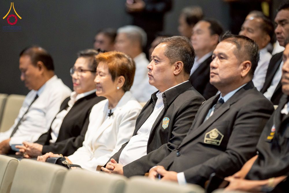 ภาพ No.271893:วันที่ 22 พฤศจิกายน พ.ศ. 2568 ผู้ว่าฯ ปทุมธานี ลงพื้นที่เยี่ยม “อำเภอคลองหลวง” พร้อมชมการเตรียมความพร้อมเทศกาลสวนดอกไม้ปทุมธานี “ทุ่งสวรรค์ ตะวันฉาย” ณ วัดพระธรรมกาย