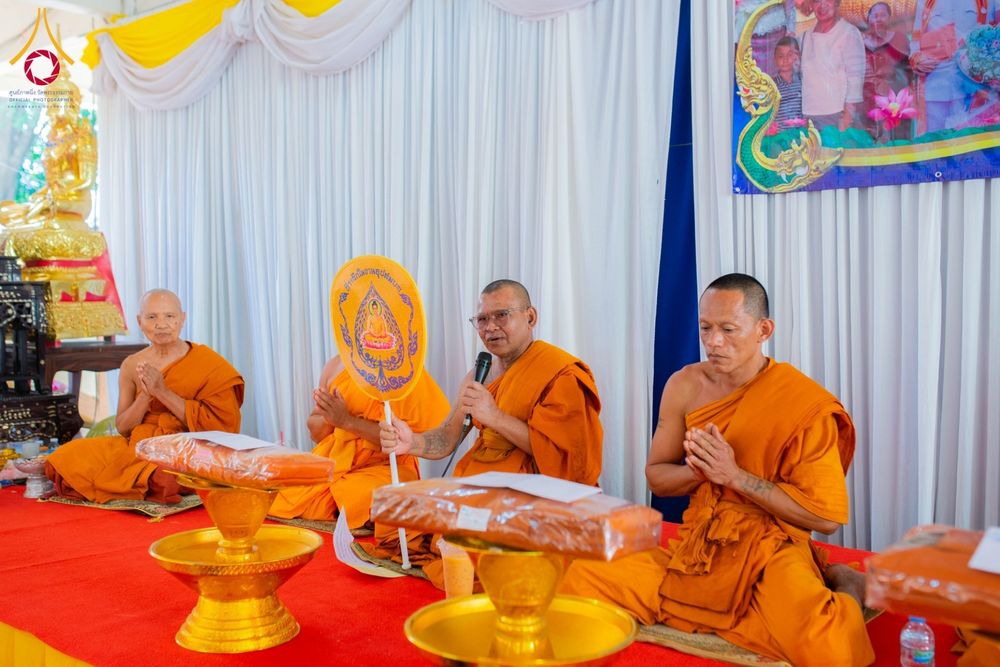 ภาพ No.178440:พิธีทอดกฐิน ณ วัดหนองระเวียง ต.หนองระเวียง อ.พิมาย จ.นครราชสีมา ในโครงการทอดกฐินสามัคคีทั่วไทย 30,000 วัด บูชาธรรม 80 ปี หลวงพ่อธัมมชโย โดยคณะศิษยานุศิษย์วัดพระธรรมกาย วันที่ 13 พฤศจิกายน พ.ศ. 2567