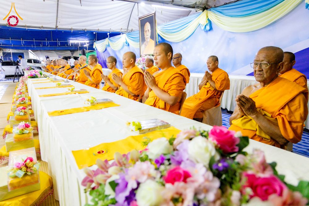 ภาพ No.289805:วันที่ 8 มกราคม พ.ศ. 2569 พิธีถวายภัตตาหารเป็นสังฆทาน แด่พระธรรมยาตรา ณ อนุสรณ์สถานคลองบางนางแท่น อ.สามพราน จ.นครปฐม ในโครงการธรรมยาตรา กตัญญูบูชา มหาปูชนียาจารย์ พระมงคลเทพมุนี(สด จนฺทสโร) พระผู้ปราบมาร อนุสรณ์สถาน 7 แห่ง ปีที่ 14