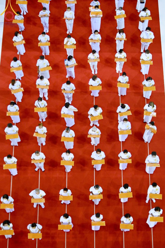 ภาพ No.86297:วันธรรมชัย ปีที่ 55 พิธีทอดผ้าป่ากฐินสมทบครั้งที่1, พิธีเจริญพุทธมนต์ ลูกนิมิตมหาสมบัติฯ พิธีจุดประทีป,พิธีฉลองชัยสวดมนต์บทธัมมจักกัปปวัตนสูตร วันอาทิตย์ที่ 27 สิงหาคม พ.ศ.2566 ณ สภาธรรมกายสากล / มหารัตนวิหารคด วัดพระธรรมกาย