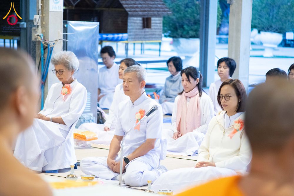 ภาพ No.288860:วันที่ 6 มกราคม พ.ศ. 2569 พิธีถวายภัตตาหารเป็นสังฆทาน แด่พระธรรมยาตรา ในโครงการธรรมยาตรา กตัญญูบูชา มหาปูชนียาจารย์ พระมงคลเทพมุนี(สด จนฺทสโร) พระผู้ปราบมาร อนุสรณ์สถาน 7 แห่ง ปีที่ 14 ณ อนุสรณ์สถานมหาวิหารพระมงคลเทพมุนี (โลตัสแลนด์) อ.สองพี่น้อง จ.สุพรร