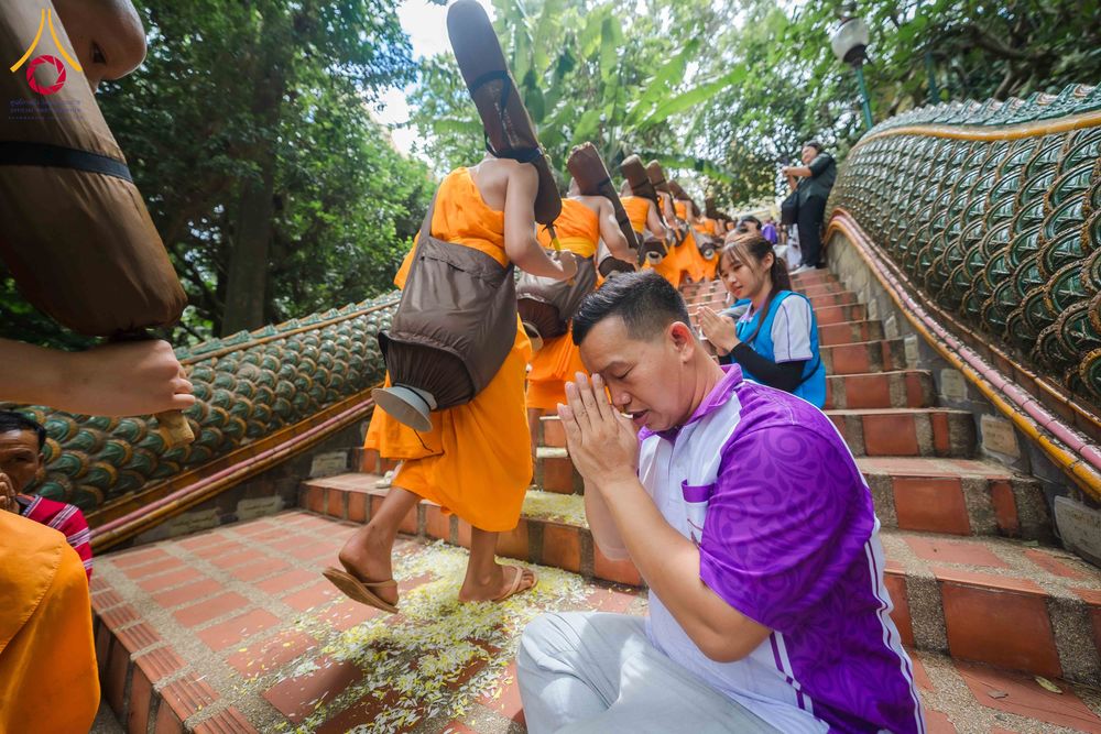 ภาพ No.329180:วันเสาร์ที่ 16 พฤษภาคม พ.ศ.2569 ธรรมยาตรา เดินดูดวงขึ้นดอยฉลองแชมป์บาลี วัดบ้านขุน อำเภอฮอด จังหวัดเชียงใหม่