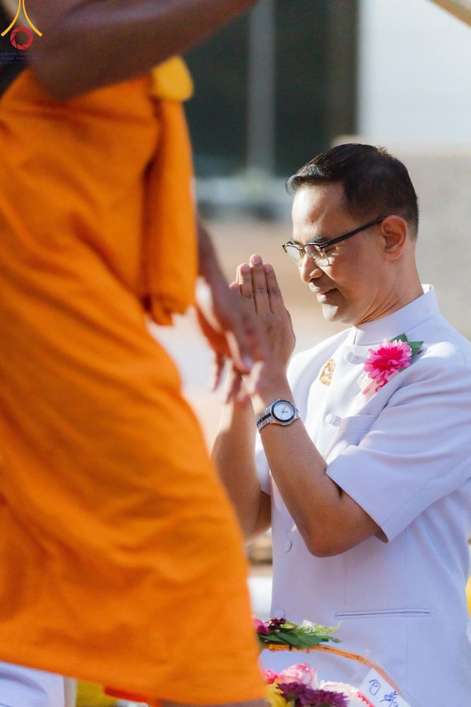 ภาพ No.120535:พิธีต้อนรับพระธรรมยาตรา ในโครงการธรรมยาตรา กตัญญูบูชา มหาปูชนียาจารย์ พระมงคลเทพมุนี(สด จนฺทสโร) พระผู้ปราบมาร อนุสรณ์สถาน 7 แห่ง ปีที่ 12 วันที่ 28 มกราคม พ.ศ. 2567 ณ วัดพระธรรมกาย จ.ปทุมธานี (ชุดที่ 2)
