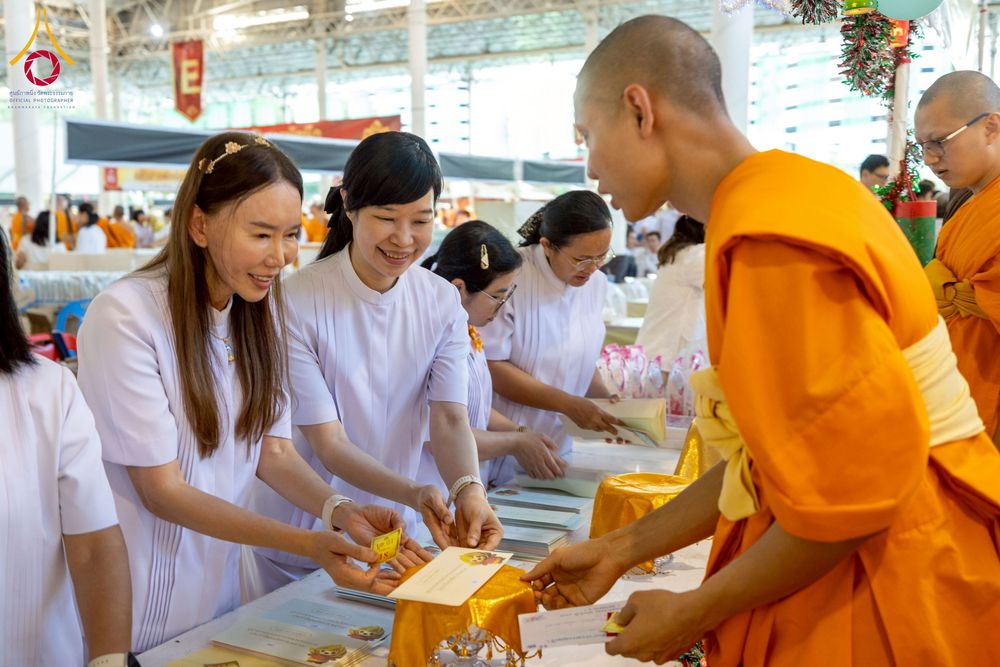 ภาพ No.273084:วันอาทิตย์ที่ 23 พฤศจิกายน พ.ศ.2568 พิธีมุทิตาสักการะ พระมหาเถระและพระเถระ ประจำปีพุทธศักราช 2568 ณ ห้องแก้วสารพัดนึก 2 สภาธรรมกายสากล  วัดพระธรรมกาย