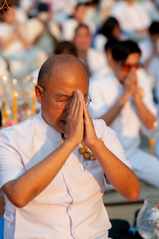 ภาพ No.296947:วันที่ 17 มกราคม พ.ศ. 2569 พิธีจุดประทีปถวายเป็นพุทธบูชา และบูชาธรรมมหาปูชนียาจารย์  ณ วัดโบสถ์บน ต.บางคูเวียง จ.นนทบุรี อนุสรณ์สถานลำดับที่ 4 สถานที่เกิดด้วยกายธรรม ในโครงการธรรมยาตรา กตัญญูบูชา มหาปูชนียาจารย์ พระมงคลเทพมุนี(สด จนฺทสโร) พระผู้ปราบมาร อ