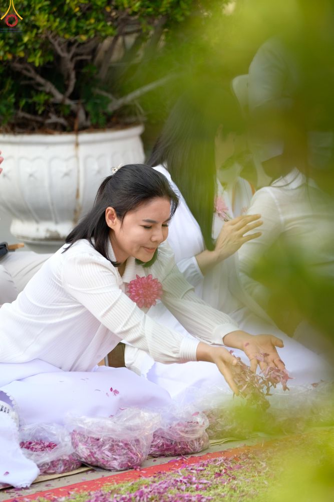 ภาพ No.287902:วันที่ 3 มกราคม พ.ศ. 2569 พิธีต้อนรับพระธรรมยาตรา ครั้งที่ 2 (ภาพชุดที่ 2) ในโครงการธรรมยาตรา กตัญญูบูชา มหาปูชนียาจารย์ พระมงคลเทพมุนี(สด จนฺทสโร) พระผู้ปราบมาร อนุสรณ์สถาน 7 แห่ง ปีที่ 14 ณ อนุสรณ์สถานมหาวิหารพระมงคลเทพมุนี (โลตัสแลนด์) อ.สองพี่น้อง จ.