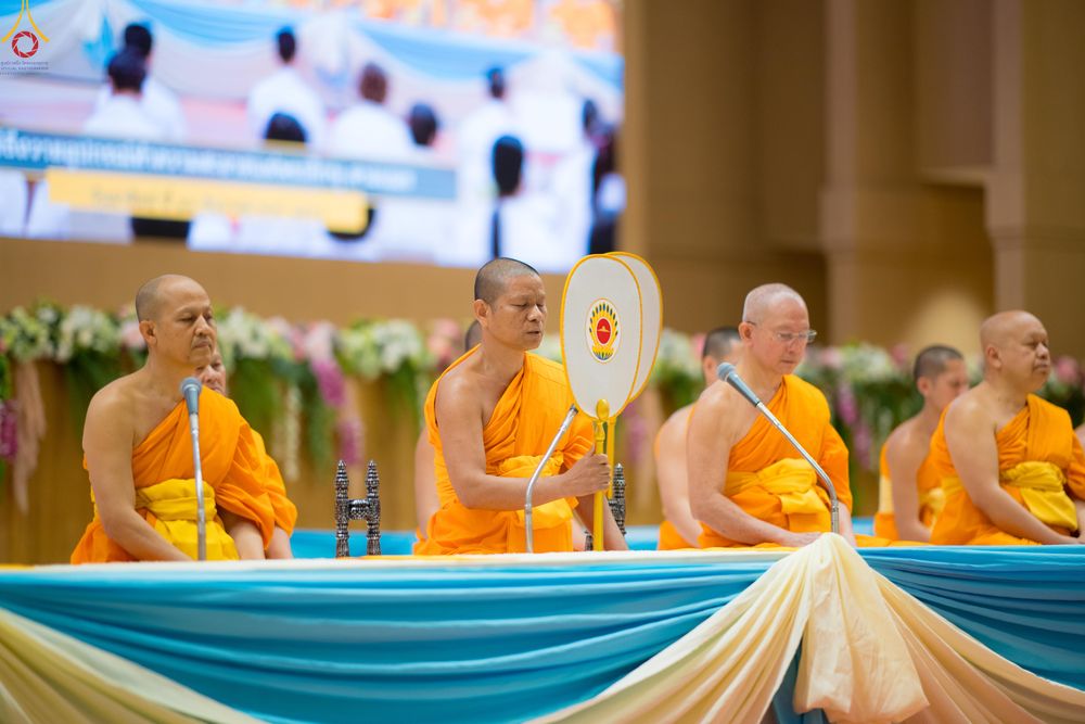 ภาพ No.280513:วันที่ 28 ธันวาคม พ.ศ.2568 พิธีถวายอุปกรณ์ทำความสะอาด ณ ห้องแก้วสารพัดนึก วัดพระธรรมกาย