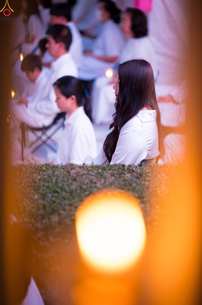 ภาพ No.297239:วันที่ 17 มกราคม พ.ศ. 2569 พิธีจุดประทีปถวายเป็นพุทธบูชา และบูชาธรรมมหาปูชนียาจารย์ (ภาพชุดที่ 2) ณ วัดโบสถ์บน ต.บางคูเวียง จ.นนทบุรี อนุสรณ์สถานลำดับที่ 4 สถานที่เกิดด้วยกายธรรม ในโครงการธรรมยาตรา กตัญญูบูชา มหาปูชนียาจารย์ พระมงคลเทพมุนี(สด จนฺทสโร) พร