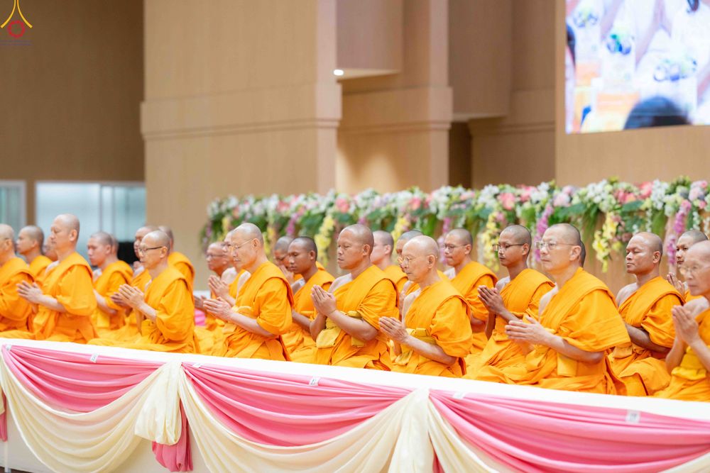 ภาพ No.343610:วันที่ 16 สิงหาคม พ.ศ.2569 พิธีถวายคิลานเภสัช และอุปกรณ์ทางการแพทย์ ณ ห้องแก้วสารพัดนึก2 วัดพระธรรมกาย