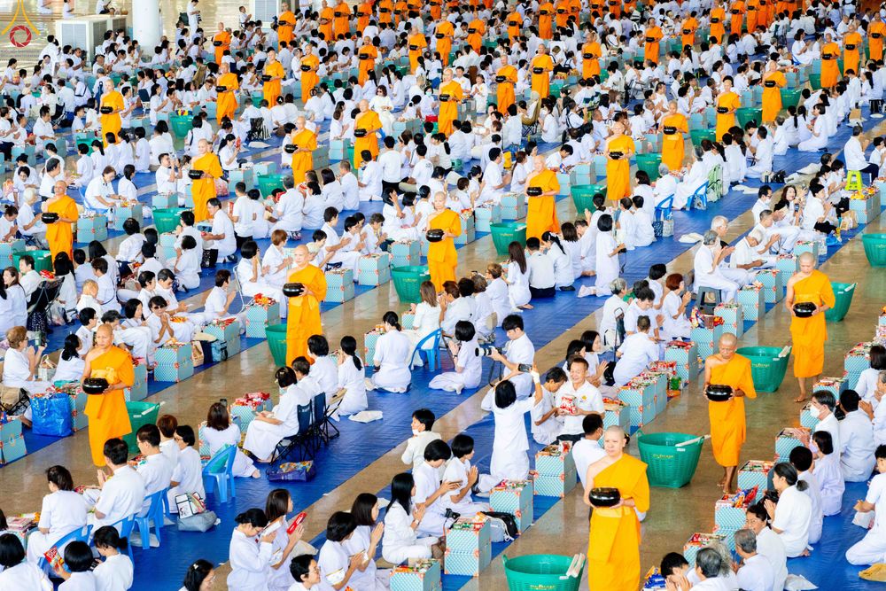 ภาพ No.345375:วันพฤหัสบดีที่ 27 สิงหาคม พ.ศ.2569 พิธีตักบาตรในวันธรรมชัย ณ สภาธรรมกายสากล วัดพระธรรมกาย ปทุมธานี