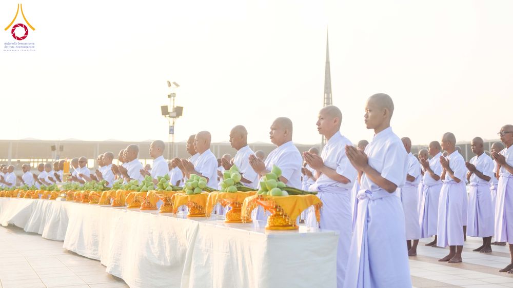 ภาพ No.320856:วันเสาร์ที่ 11 เมษายน พ.ศ.2569 พิธีเวียนประทักษิณ พิธีวันทาเจดีย์ โครงการอุปสมบทหมู่ บูชาธรรมหลวงพ่อธัมมชโย พ.ศ.2569 โครงการอุปสมบทหมู่ธรรมทายาท ระดับอุดมศึกษา รุ่น 53 (ภาคฤดูร้อน) ณ วัดพระธรรมกาย ปทุมธานี