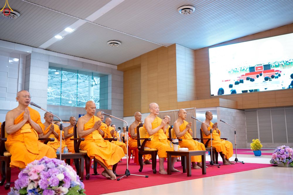ภาพ No.337874:วันอาทิตย์ต้นเดือน 5 กรกฎาคม พ.ศ.2569 พิธีบูชาข้าวพระ ณ สภาธรรมกายสากล วัดพระธรรมกาย