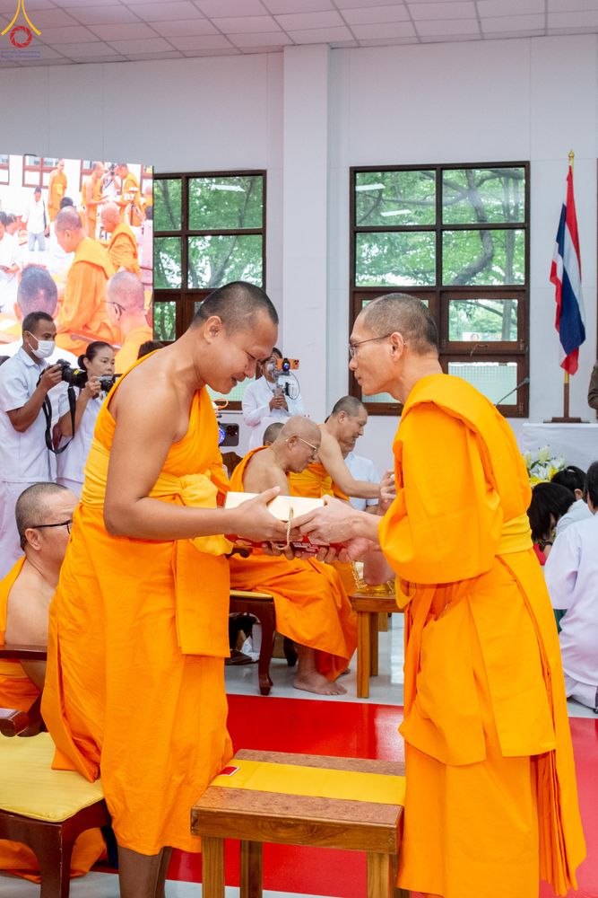 ภาพ No.343019:วันอาทิตย์ที่ 9 สิงหาคม พ.ศ.2569 พิธีมอบพัด ตั้งฐานานุกรม พระราชภาวนาวชิรวิเทศ วิ. ณ ห้องอาคารปลูกศรัทธา 2 วัดพระธรรมกาย