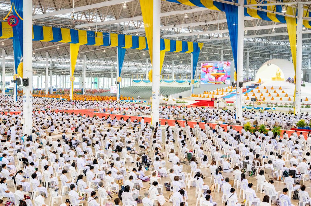 ภาพ No.318363:วันอาทิตย์ต้นเดือนที่ 5 เมษายน พ.ศ.2569 พิธีบูชาข้าวพระ ณ สภาธรรมกายสากล วัดพระธรรมกาย