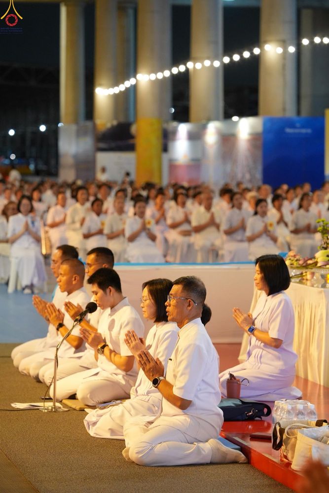 ภาพ No.345948:วันพฤหัสบดีที่ 27 สิงหาคม พ.ศ.2569 พิธีฉลองชัยสวดมนต์บทธัมมจักกัปปวัตตนสูตร 8,657,585,858 จบ ณ มหารัตนวิหารคด วัดพระธรรมกาย