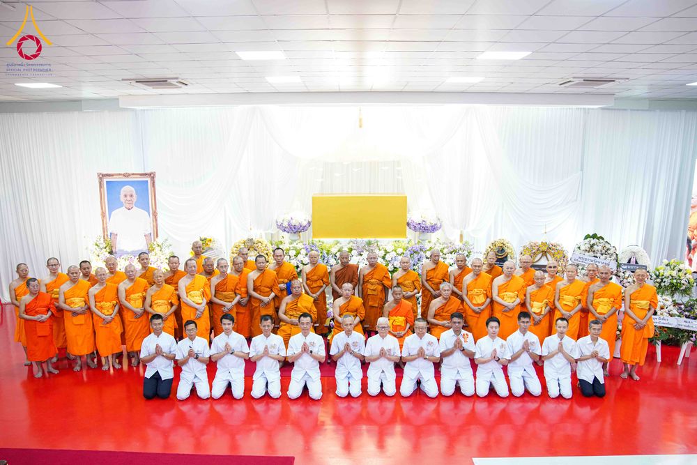 ภาพ No.315892:วันพฤหัสบดีที่ 26 มีนาคม พ.ศ. 2569 พิธีบำเพ็ญกุศล คุณพ่อณรงค์ จินตมากุล  สิริอายุ 99 ปี 11 เดือน โยมบิดา พระครูปลัดรัตนวีรวัฒน์ (รังสฤษดิ์ อิทฺธิจินตโก) ที่ปรึกษาเจ้าคณะจังหวัดปทุมธานี เจ้าอาวาสวัดพระธรรมกาย  ณ ห้องปลูกศรัทธา 2 วัดพระธรรมกาย ปทุมธานี