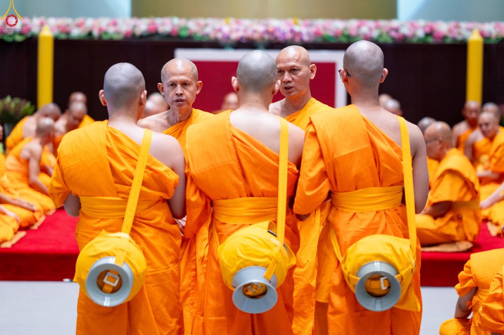 ภาพ No.335381:วันเสาร์ที่ 13 มิถุนายน พ.ศ.2569 พิธีขอบรรพชา , พิธีขอสรณคมน์และศีล , พิธีถวายบาตร , พิธีอุปสมบท โครงการอุปสมบทหมู่ผู้บริหาร รุ่นที่ 16 , โครงการอุปสมบทหมู่ธรรมทายาท  ระดับอุดมศึกษา รุ่นที่ 53 (ภาคฤดูฝน) ณ โบสถ์พระไตรปิฏก วัดพระธรรมกาย