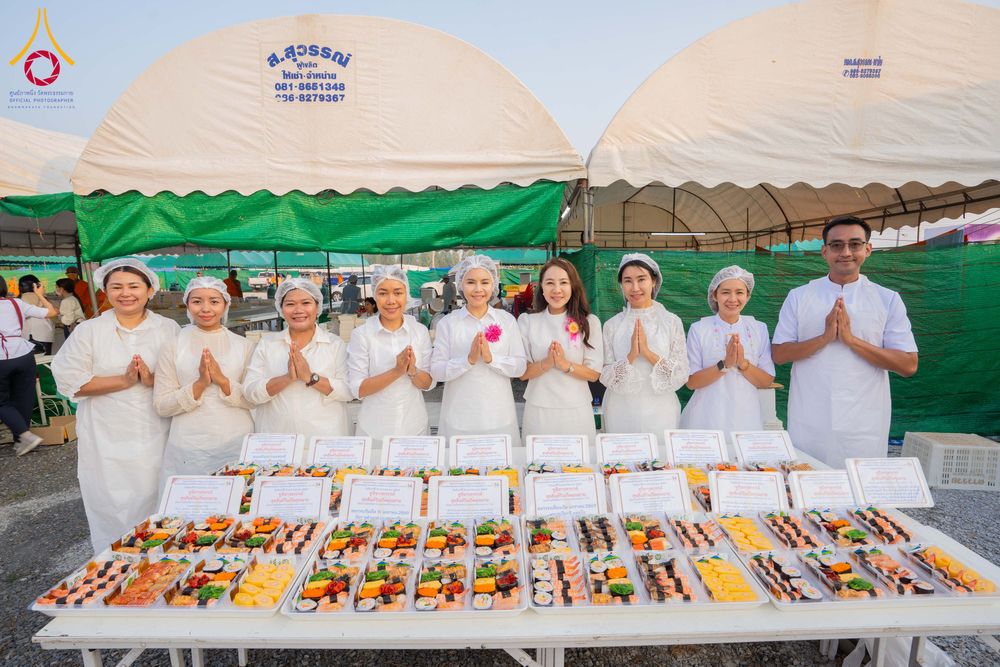 ภาพ No.297855:วันที่ 19 มกราคม พ.ศ. 2569 พิธีถวายภัตตาหารเป็นสังฆทาน แด่พระธรรมยาตรา ณ อนุสรณ์สถานบางปลา วัดบางปลา อำเภอบางเลน จังหวัดนครปฐม ในโครงการธรรมยาตรา กตัญญูบูชา มหาปูชนียาจารย์ พระมงคลเทพมุนี(สด จนฺทสโร) พระผู้ปราบมาร อนุสรณ์สถาน 7 แห่ง ปีที่ 14