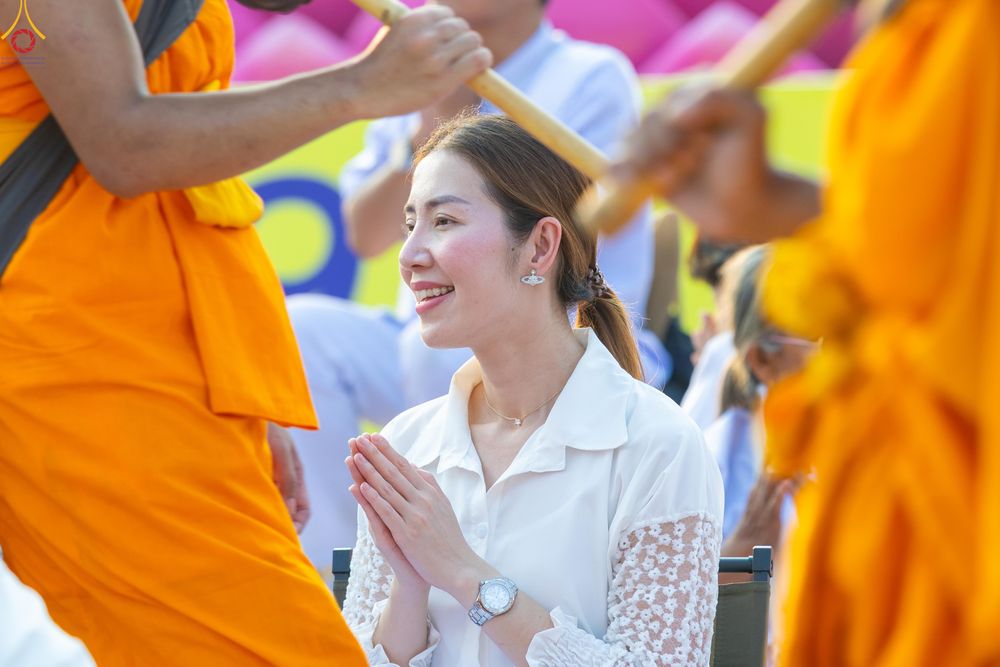 ภาพ No.299628:วันที่ 18 มกราคม พ.ศ. 2569 พิธีต้อนรับพระธรรมยาตรา (ภาพชุดที่ 2) ณ อนุสรณ์สถานลำดับที่ 5  สถานที่เผยแผ่วิชชาธรรมกายครั้งแรก อนุสรณ์สถานบางปลา วัดบางปลา อำเภอบางเลน จังหวัดนครปฐม ในโครงการธรรมยาตรา กตัญญูบูชา มหาปูชนียาจารย์ พระมงคลเทพมุนี(สด จนฺทสโร) พระ