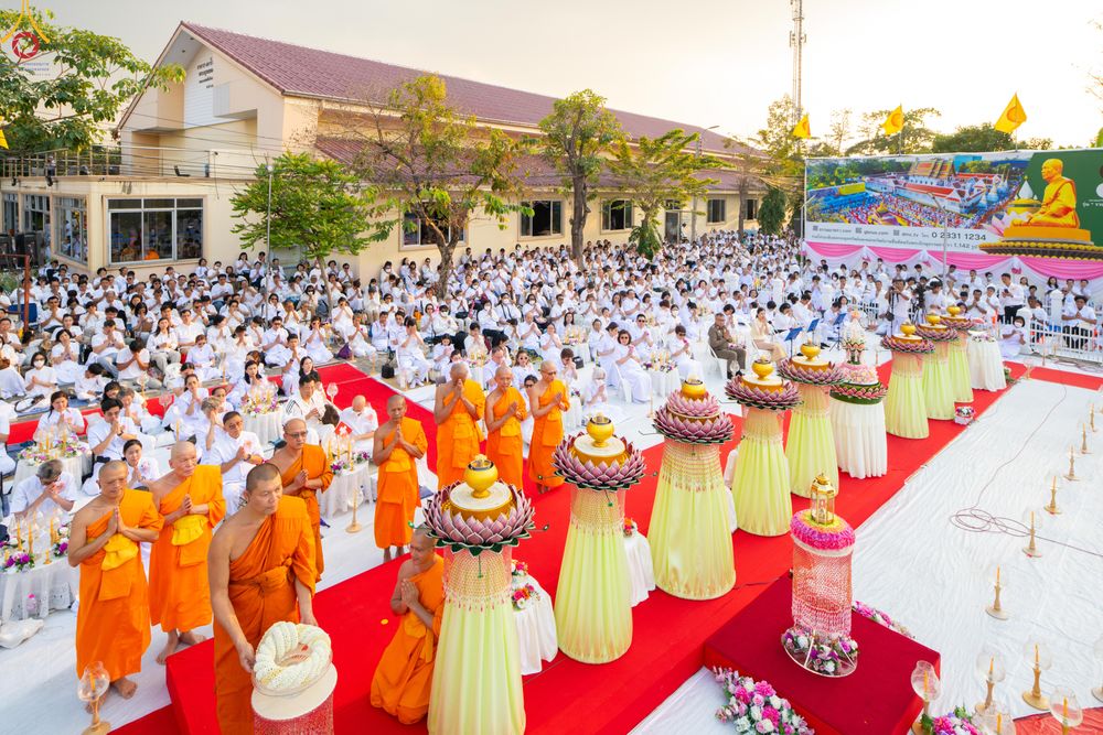 ภาพ No.296835:วันที่ 17 มกราคม พ.ศ. 2569 พิธีจุดประทีปถวายเป็นพุทธบูชา และบูชาธรรมมหาปูชนียาจารย์  ณ วัดโบสถ์บน ต.บางคูเวียง จ.นนทบุรี อนุสรณ์สถานลำดับที่ 4 สถานที่เกิดด้วยกายธรรม ในโครงการธรรมยาตรา กตัญญูบูชา มหาปูชนียาจารย์ พระมงคลเทพมุนี(สด จนฺทสโร) พระผู้ปราบมาร อ