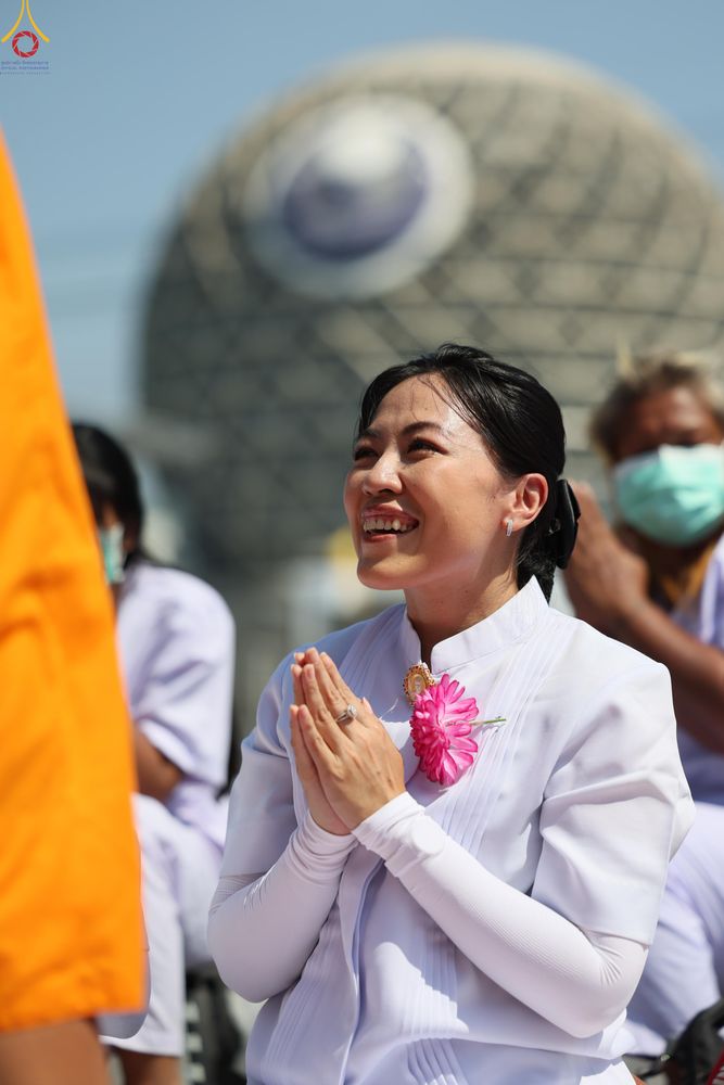 ภาพ No.304705:วันที่ 25 มกราคม พ.ศ. 2569 พิธีต้อนรับพระธรรมยาตรา (ภาพชุดที่ 2) รร.สามัคคีราษฏร์บำรุง-วัดพระธรรมกาย ในโครงการธรรมยาตรา กตัญญูบูชา มหาปูชนียาจารย์ พระมงคลเทพมุนี(สด จนฺทสโร) พระผู้ปราบมาร อนุสรณ์สถาน 7 แห่ง ปีที่ 14