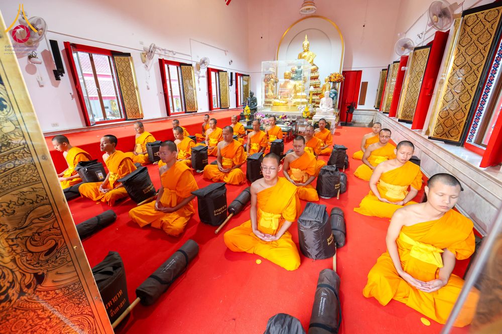 ภาพ No.294705:วันอาทิตย์ที่ 14 ธันวาคม พ.ศ.2568 พระธรรมยาตราปฏิบัติธรรมและถ่ายภาพหมู่ประวัติศาสตร์ ณ วัดสองพี่น้อง ต.ต้นตาล อ.สองพี่น้อง จ.สุพรรณบุรี ในโครงการธรรมยาตรา กตัญญูบูชา มหาปูชนียาจารย์ พระมงคลเทพมุนี(สด จนฺทสโร) พระผู้ปราบมาร อนุสรณ์สถาน 7 แห่ง ปีที่ 14