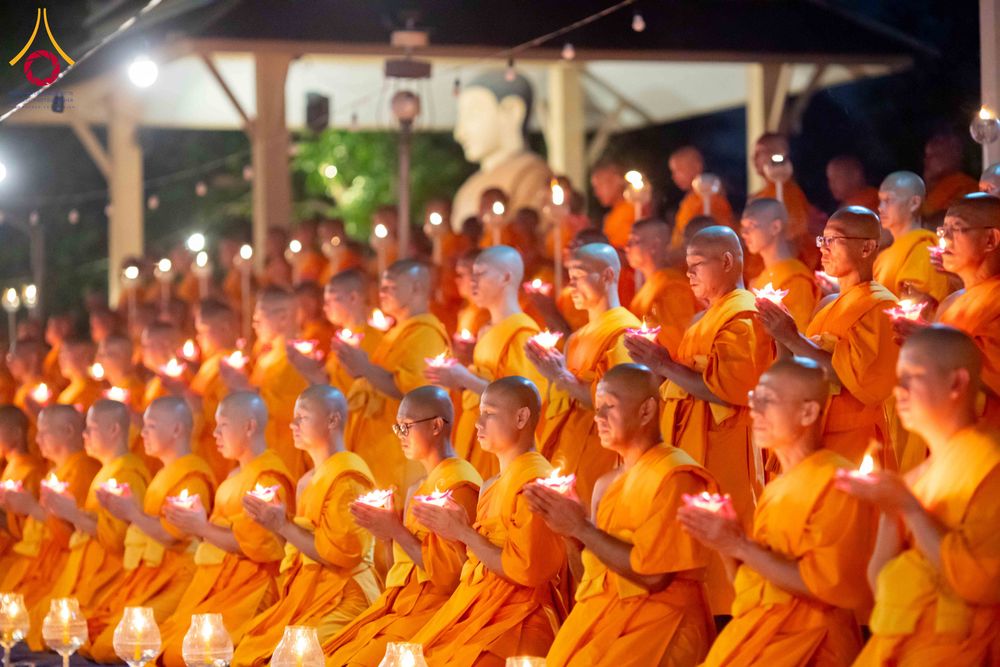 ภาพ No.297456:วันที่ 16 มกราคม พ.ศ. 2569 พิธีลอยประทีปธรรมถวายเป็นพุทธบูชา และบูชาธรรมมหาปูชนียาจารย์  ณ วัดโบสถ์บน ต.บางคูเวียง จ.นนทบุรี อนุสรณ์สถานลำดับที่ 4 สถานที่เกิดด้วยกายธรรม ในโครงการธรรมยาตรา กตัญญูบูชา มหาปูชนียาจารย์ พระมงคลเทพมุนี(สด จนฺทสโร) พระผู้ปราบม