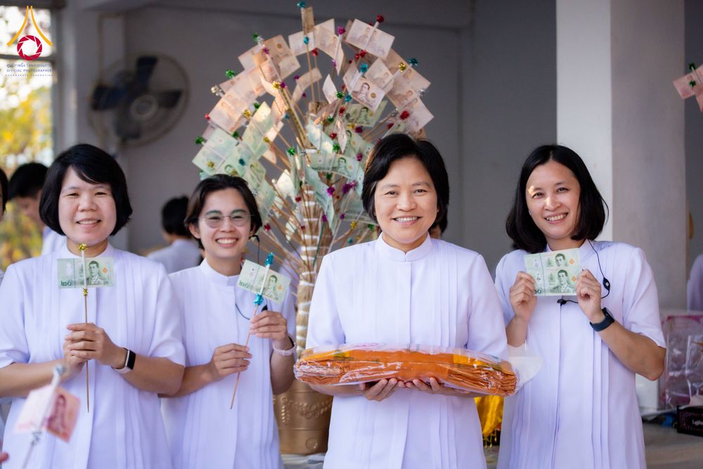 ภาพ No.295627:วันที่ 15 มกราคม พ.ศ. 2569 พิธีทอดผ้าป่าทำนุบำรุงศาสนสถาน ณ วัดโบสถ์บน ต.บางคูเวียง จ.นนทบุรี อนุสรณ์สถานลำดับที่ 4 สถานที่เกิดด้วยกายธรรม ในโครงการธรรมยาตรา กตัญญูบูชา มหาปูชนียาจารย์ พระมงคลเทพมุนี(สด จนฺทสโร) พระผู้ปราบมาร อนุสรณ์สถาน 7 แห่ง ปีที่ 14