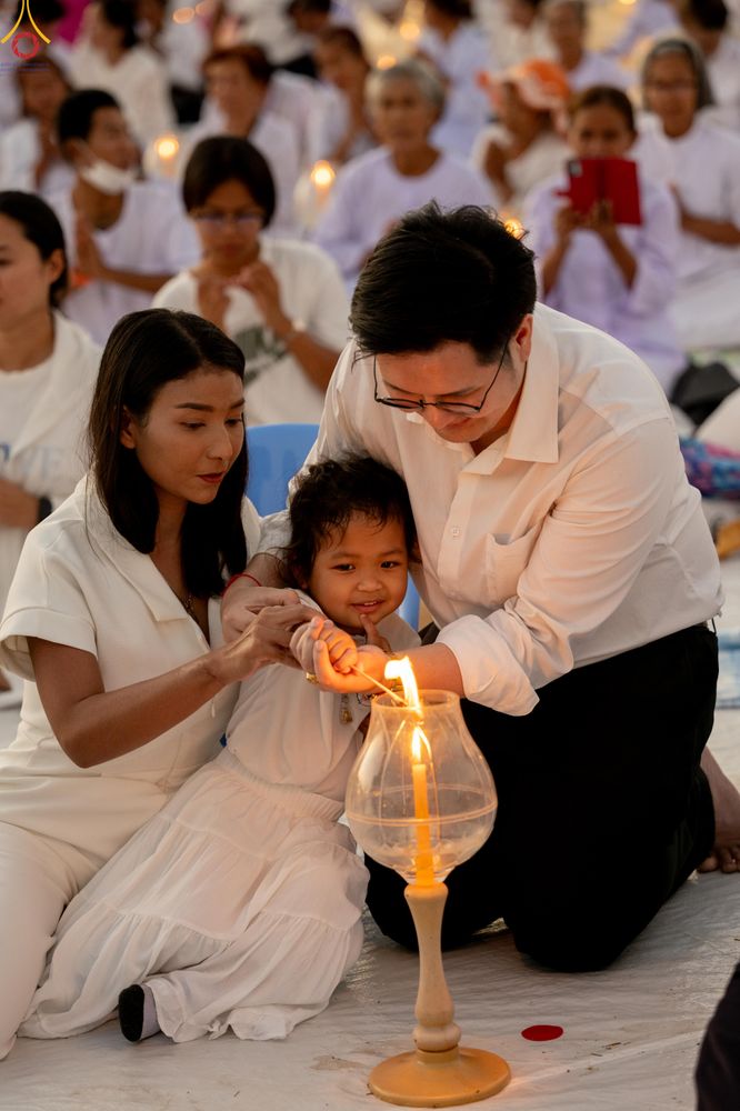 ภาพ No.302209:วันที่ 23 มกราคม พ.ศ. 2569 พิธีจุดประทีปธรรมถวายเป็นพุทธบูชา (ภาพชุดที่ 2) และบูชาธรรมมหาปูชนียาจารย์  ณ อนุสรณ์สถานลำดับที่ 5 สถานที่เผยแผ่วิชชาธรรมกายครั้งแรก อนุสรณ์สถานบางปลา วัดบางปลา อำเภอบางเลน จังหวัดนครปฐม ในโครงการธรรมยาตรา กตัญญูบูชา มหาปูชนีย