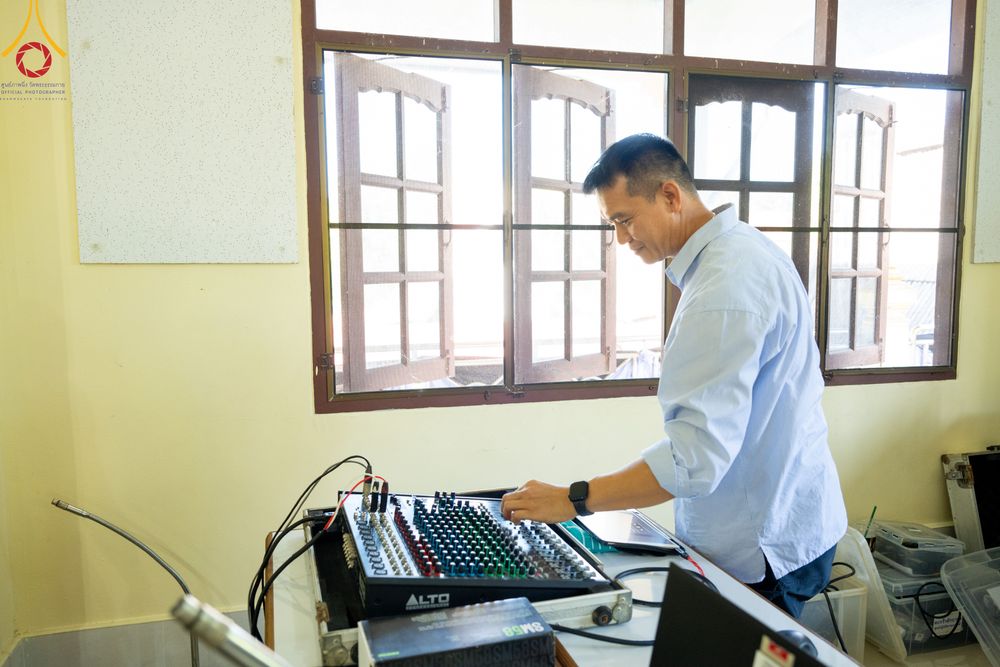 ภาพ No.311114:วันพฤหัสบดีที่ 26 กุมภาพันธ์ พ.ศ. 2569 พิธีถวายสังฆทานแด่คณะสงฆ์ 323 วัด ปีที่ 22 ครั้งที่ 182 พิธีมอบกองทุนหนุนแรงใจช่วยครูใต้ ปีที่ 19 ครั้งที่ 145 และพิธีทำบุญอุทิศส่วนกุศลให้ผู้วายชนม์