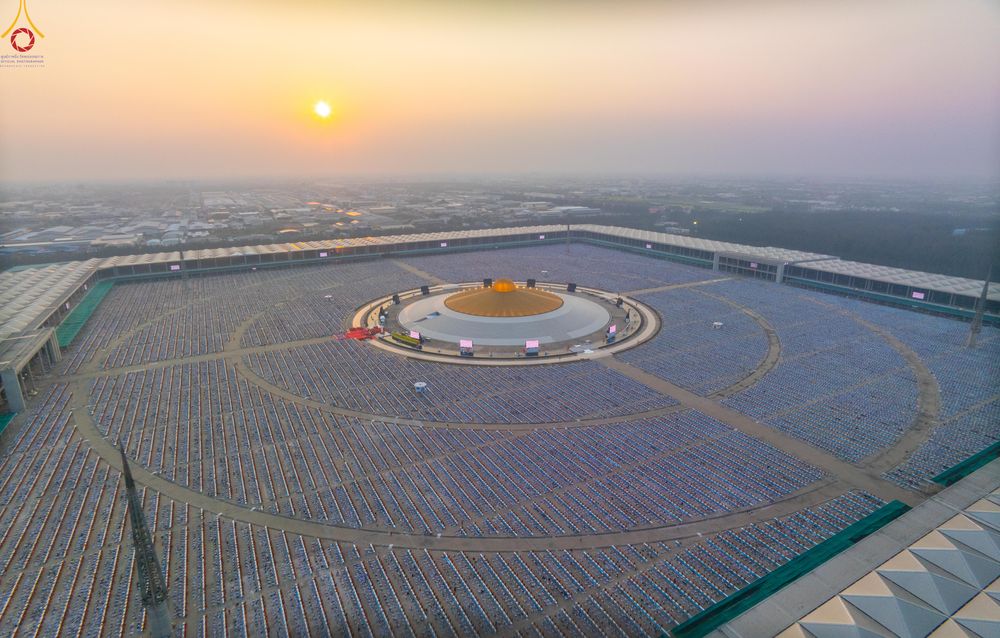 ภาพ No.324082:วันที่ 22 เมษายน พ.ศ.2569 (วันคุ้มครองโลก) พิธีถวายมหาสังฆทาน 40,000 กว่าวัดทั่วประเทศ ณ ลานธรรม พระมหาธรรมกายเจดีย์ วัดพระธรรมกาย